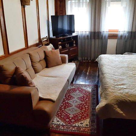 Kulla Dula Guesthouse Gjakova Экстерьер фото